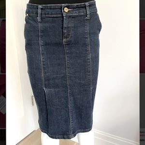 Stretch denim skirt